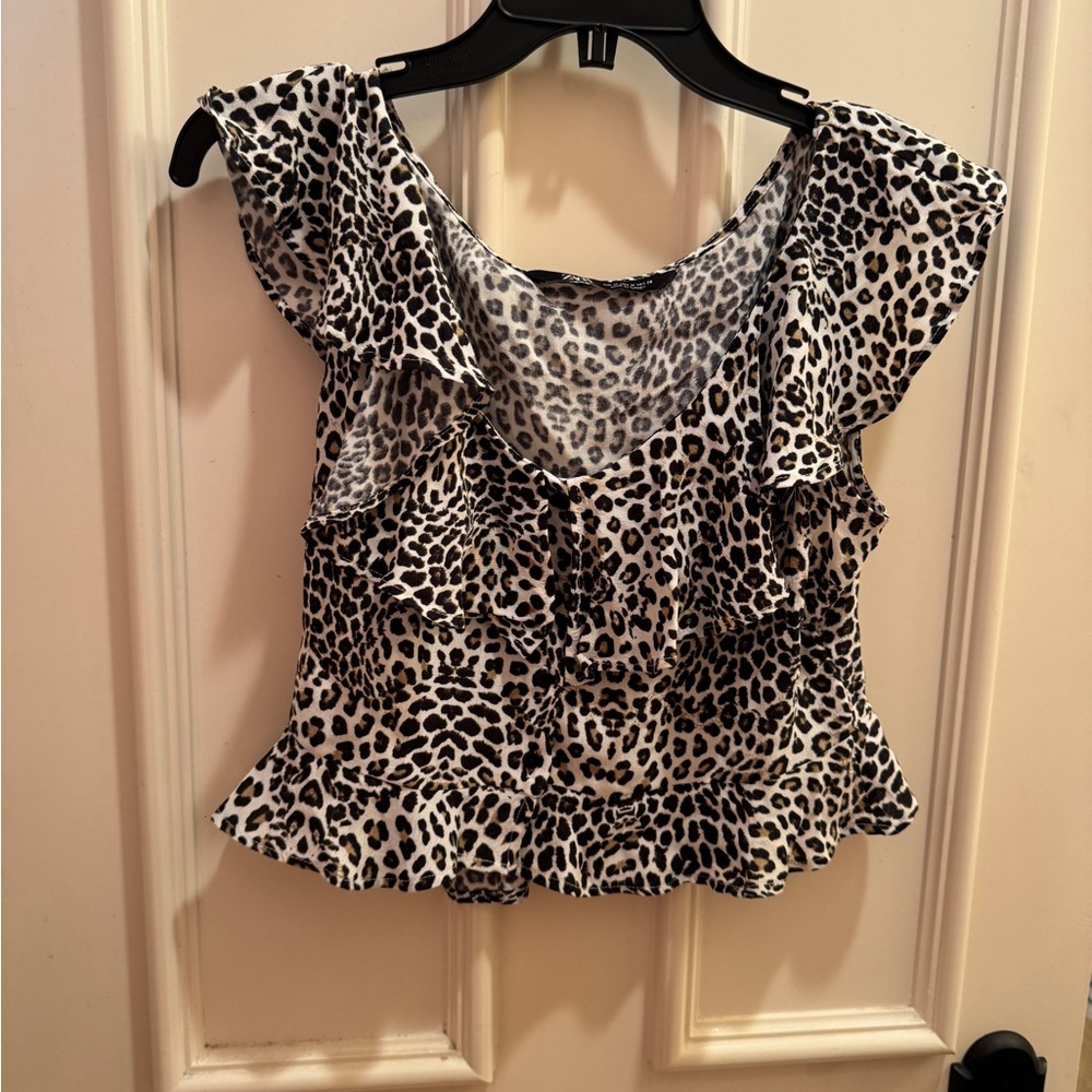 Zara Black and White Flutter Sleeve Ruffled Blouse